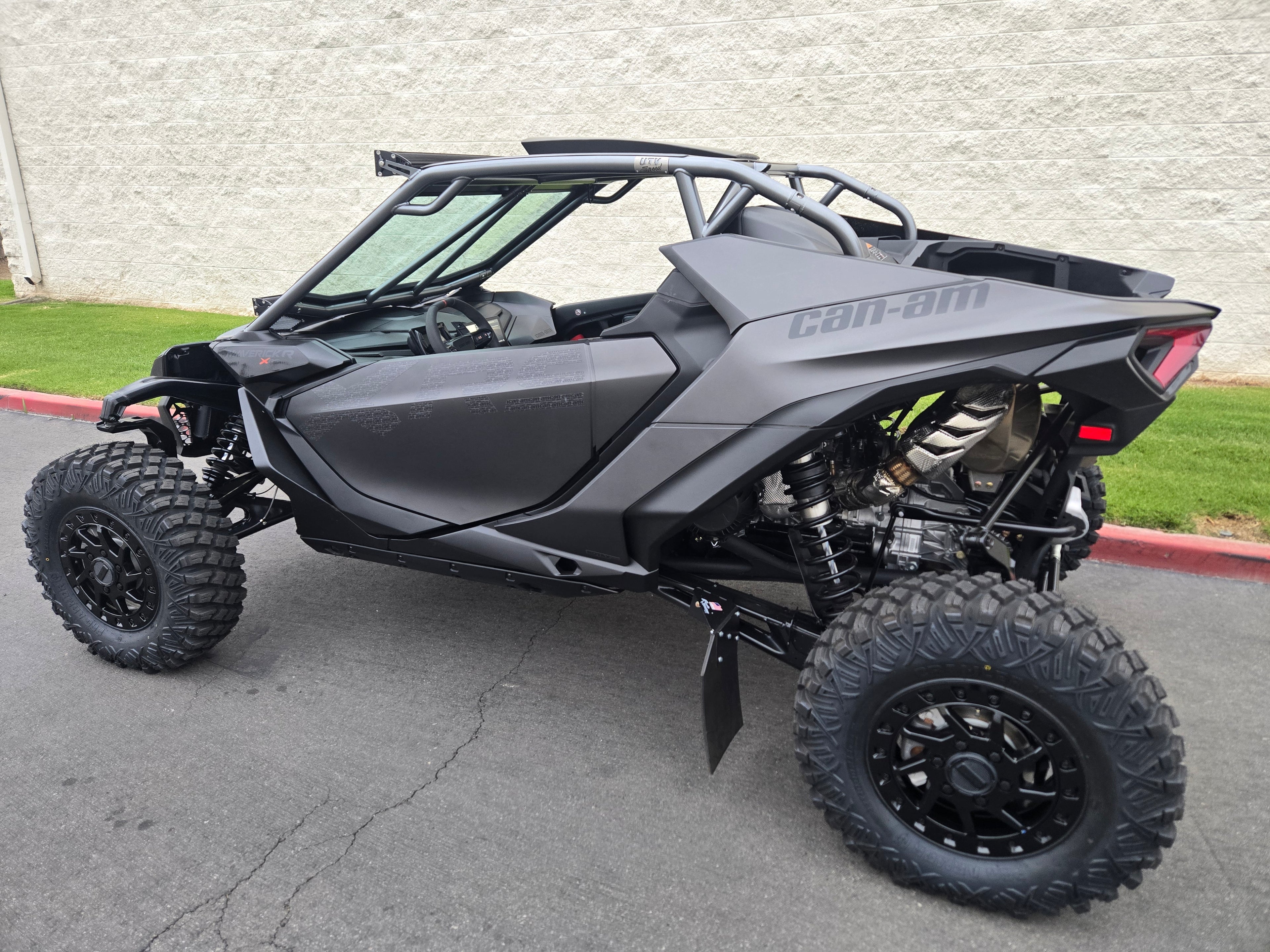 Can Am Maverick R Cage